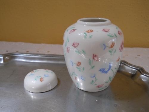 POCHE de porcelana pintado a mano en perfec - Imagen 1