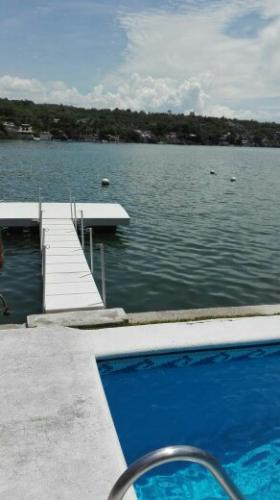 casa a orilla del lago de tequesquitengo more - Imagen 3