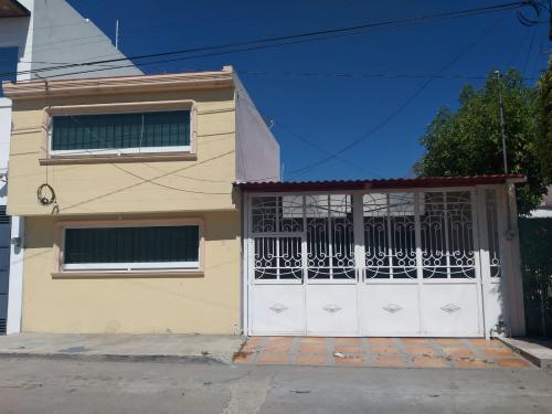 Se vende casa en Irapuato Gto fraccionamien - Imagen 1
