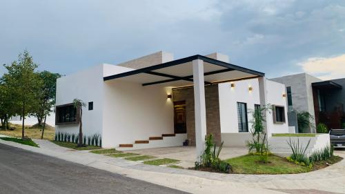 Casa nueva en venta de una planta en Irapuato - Imagen 1