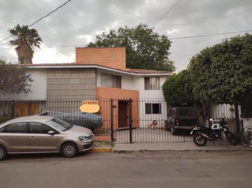 Se vende casa de dos plantas en Irapuato Gto - Imagen 1