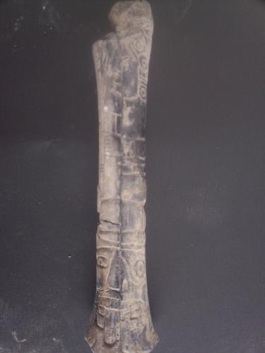 vendo huesos grabados cultura tolteca no se  - Imagen 3