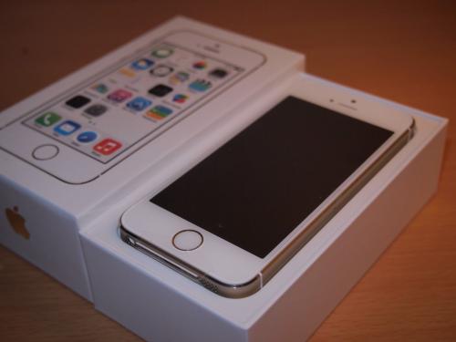 Marca Apple iPhone 5s nuevo y desbloqueado  C - Imagen 1